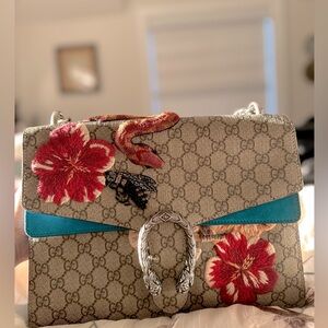 Gucci Beige Canvas & Blue Suede Embroidered Snake/Flowers Dionysus Shoulder Bag